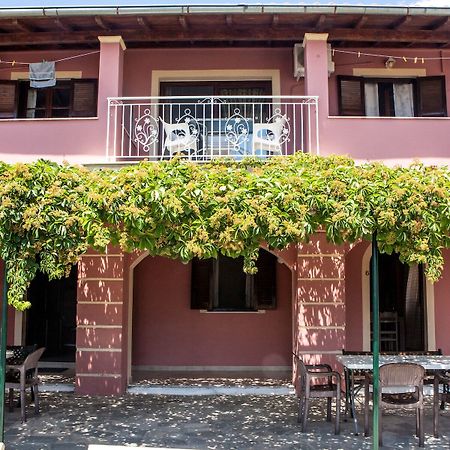Eleana Apartments And Studios Agios Georgios  Exteriör bild